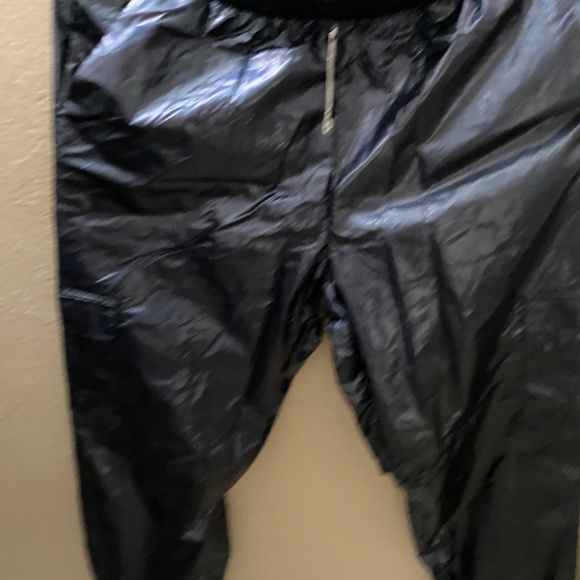 VICTORIA SECRET SPORTS NAVY BLUE PUFFY PANTS - Picture 6 of 7